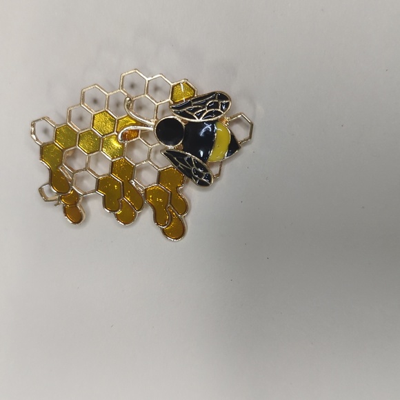 Bumble Bee Brooch Insect Black Gold Lapel Pin Fashion Jewelry - Picture 2 of 4